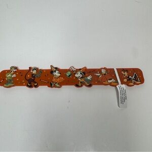 Disney slap bracelet Happy Halloween Mickey & Friends Silicon Slap Bracelet.